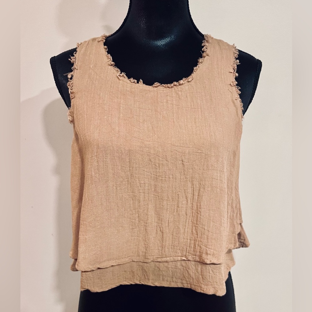 NWT Sleeveless Layered Crop w/ Frayed Edges by Gilli | Neutral